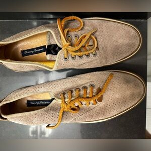 Tommy Bahama men’s 10 suede boat shoes